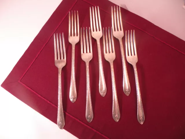 Set of 7 Wm. Rogers & Son Exquisite 1940 Flatware Silverplate DINNER FORKS 7 5/8