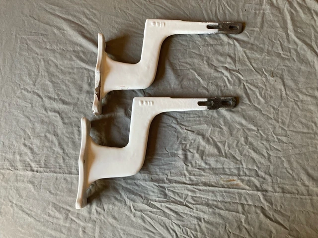 Pair Antique Cast Iron White Porcelain Sink Brackets Supports Old Vtg 274-22E