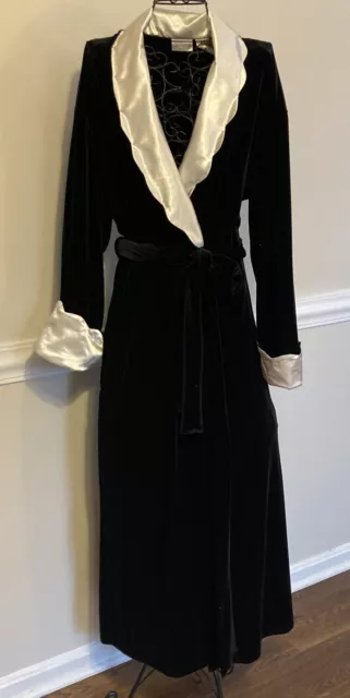 Women's ROBE Velvet DELICATES Robe Satin-Trimmed Womens Robe M Black Velvet Robe