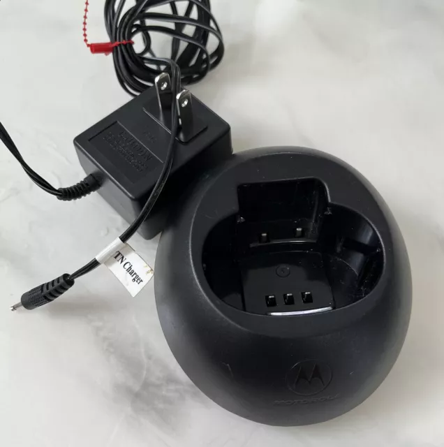Genuine Motorola NNTN4019 XTN Charging Base & Cord Preowned