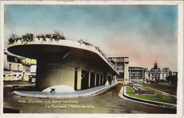 CPA Vichy Gare Routiere, La Poste et Hotel de Ville (1157038)