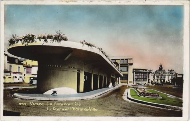 CPA Vichy Gare Routiere, La Poste et Hotel de Ville (1157038)