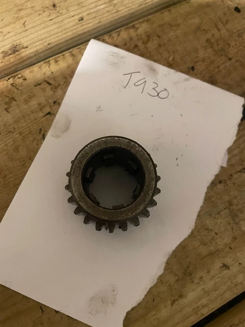 Triumph Pre-Unit Gearbox Clamp Nut – F 3771 / 82-3771 – Fits 5T 6T T100 T110 TR6 T120 (1955-62)