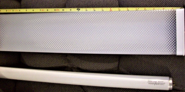 Fluorescent Luminaire Light Fixture 24-in White  With Clear plastic 120V 60HzNOS