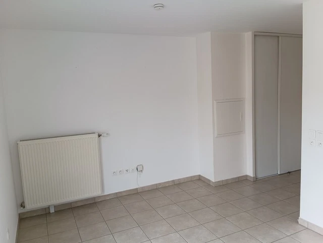 Studio Appartement 1 pièce 21,88m² Proximité gare/bus/commerces Parking privé 3
