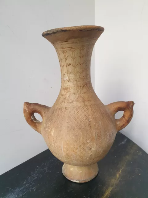 Vase , Poterie en terre cuite  ancienne