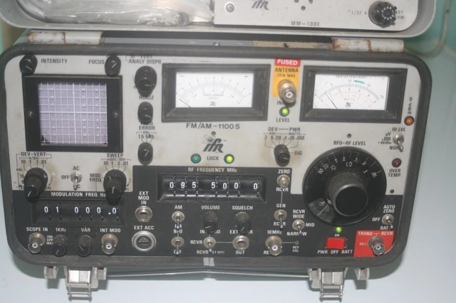 IFR 1100s service monitor for parts or repair