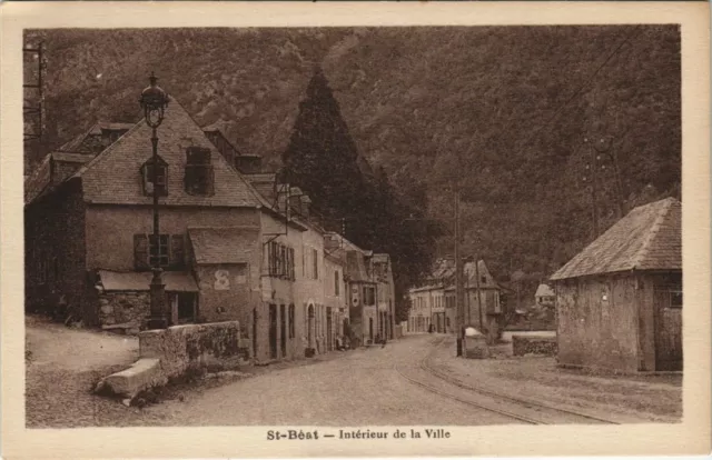 CPA St-BÉAT - Intérieur de la Ville (142818)