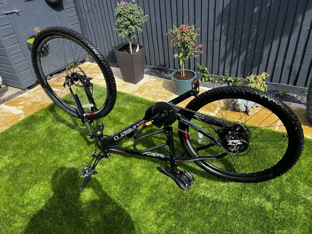 HOT Mountain Bikes Carrera Vengeance Wheelie Bike CARRERA