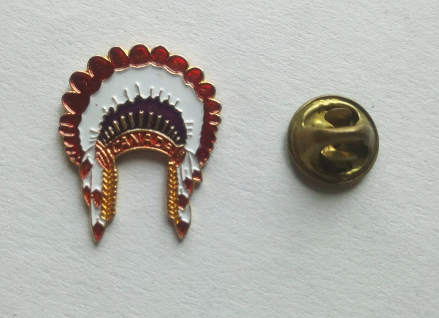 Pin's Tête D'indien En étain - Argenté, Occasion En Très Bon état