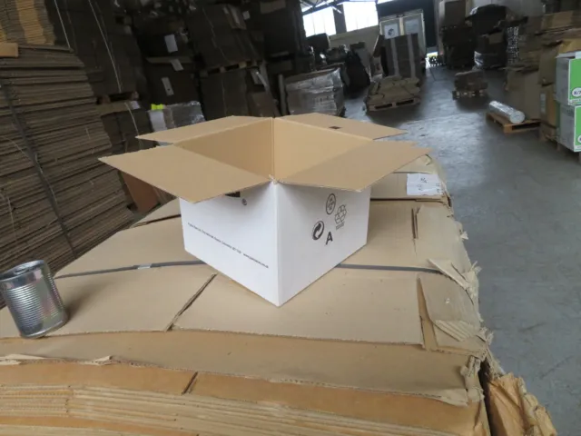Pallet of 900 X White Single Wall Printed New Cardboard Boxes 10" x 10" x 7.5"
