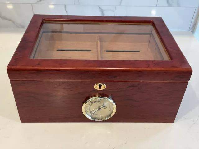 OSHKOSH HUMIDOR COMPANY “Premier” Wooden Box. Excellent Condition Except No Key.
