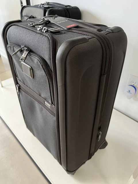 Tumi Alpha 3 international Dual Access 4 Wheel Carry-On Anthracite 3