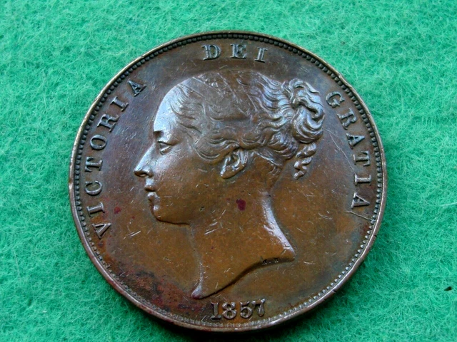 1857 Young Head Victoria Penny Plain Trident Near Colon nice EF