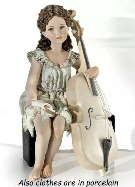 Statua Porcellana Capodimonte statuina Donna figurina di ragazza con violoncello