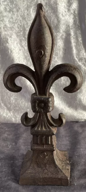 Vintage Brown Cast Metal Fleur-de-lis Gate Table Finial Decor