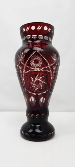 Vase en Cristal Doublé Taillé Couleur Rouge Rubis BOHÊME SAINT-LOUIS BACCARAT..?