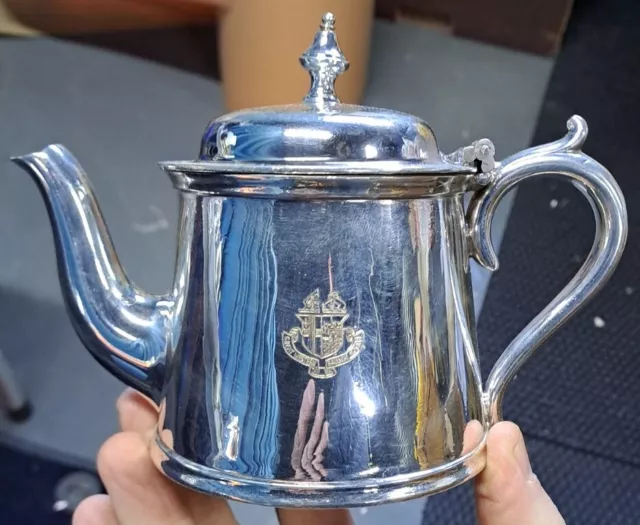 GREAT WESTERN RAILWAY HOTELS SILVERPLATED TEAPOT 1/2 pint
