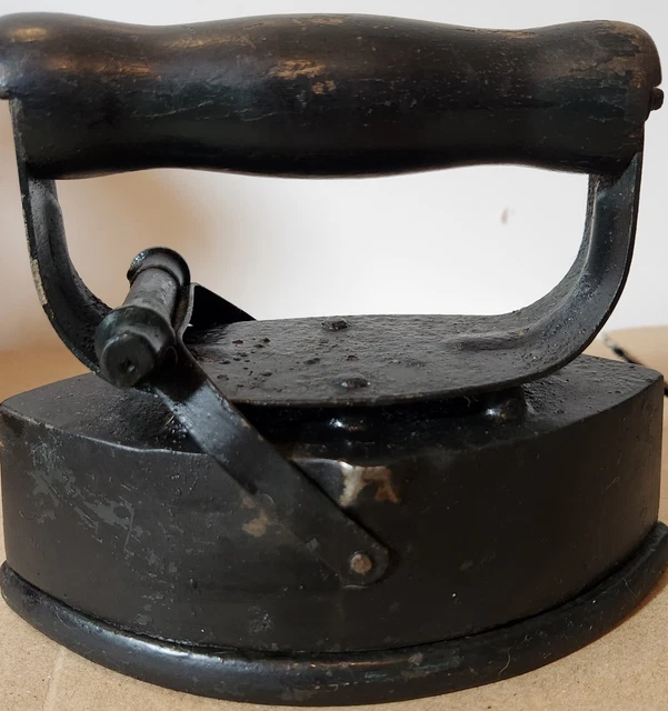 VINTAGE METAL SAD Iron Wood Handle Antique Iron Door Stopper Decor NO 