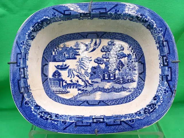 PLAT EN FAIENCE ANGLAISE DE STAFFORDSHIRE BLEU DELFT DECOR JAPONAIS XIXe 1880-90