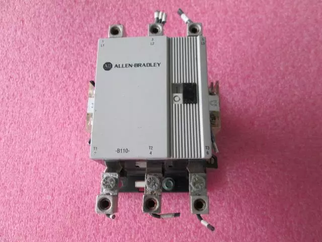 AB Allen-Bradley 100-B110N*3 SER B with 2x 195-GA10 SER A Auxiliary Contactor