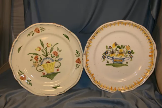 lot de 2 grands plat en faience anciens régionaux **