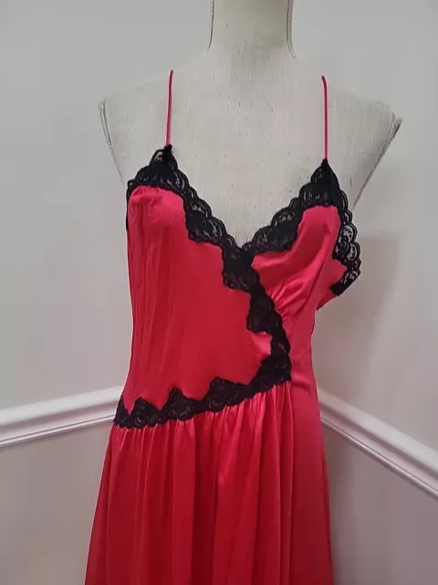 VTG NIGHTGOWN ROBE Red Nylon Negligee Gown Long Black Lace Trim ...