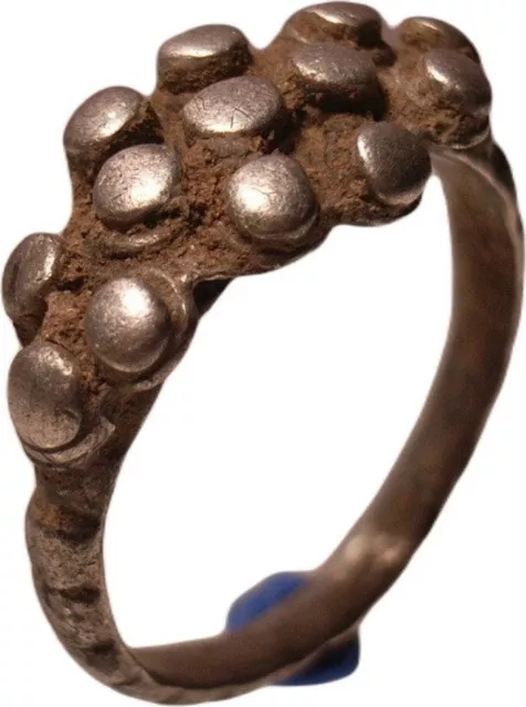 Römischer Fingerring aus Silber mit Verzierung, Antike römisches Reich