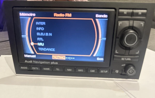 Autoradio Audi A4 D'origine AISIN - Référence 8E0035192D, 2548871 Occasion