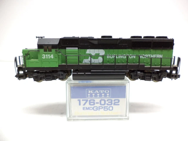 Kato N-scale GP-50 locomotive, Burlington Northern 3114, rr4