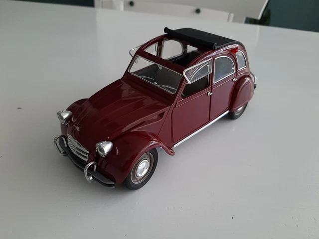 Volant De Voiture Miniature Citroën 2CV - Échelle 1/18 (ou 1/17) - Marque Solido - Occasion Bon État