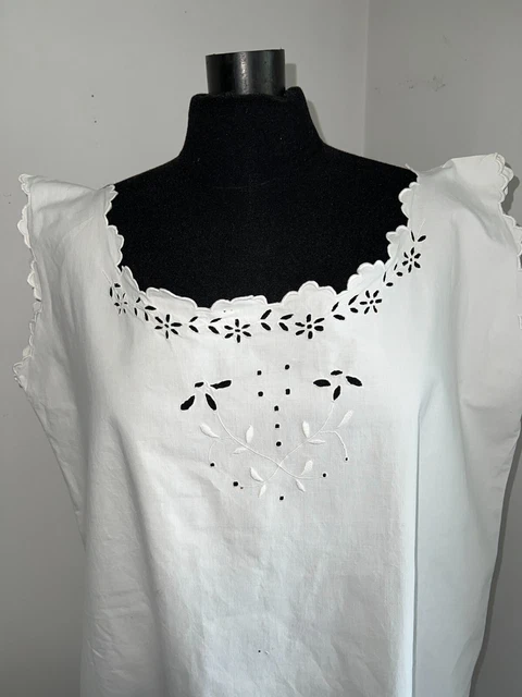 Ancienne chemise de jour / nuit en coton brodé époque 1900 grande taille