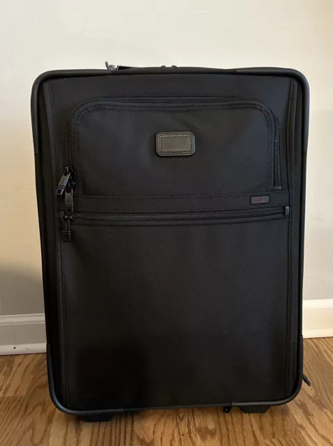 Tumi Alpha 2 Expandable 2 Wheeled 22” Black Carry-On Blue Tag