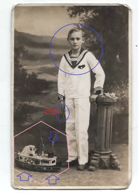 3/14 WK2  FOTO  Kinder Bube in Marine Uniform  Spielzeug Märklin DAMPFER 1933