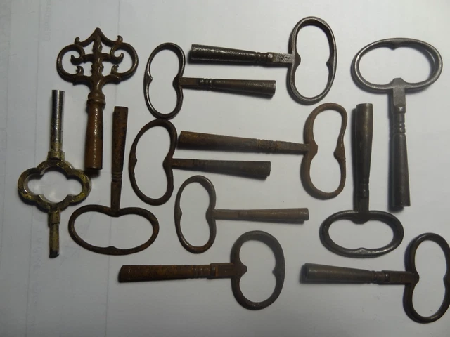 Clef De Pendule N°11 - Faite Main - À Nettoyer