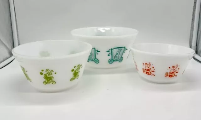 Federal Glass Circus Mixing Bowl Set Of 3 Elephant Tiger Milk Glass 1950s 2