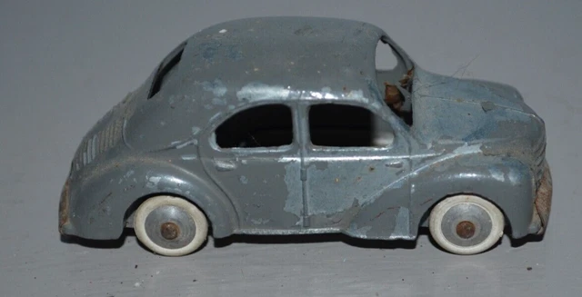 Miniature Renault 4 CV CIJ échelle 1/43 - Jouet Ancien Rare Fabriqué En France - Zamac