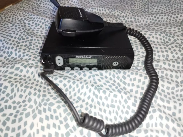 MOTOROLA CM360 VHF ANALOG RADIO 66-88MHz 4m BOS