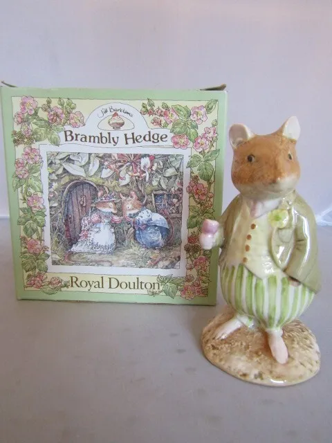 Royal Doulton Brambly Hedge CONKER DBH 21  issued 1988-94 Perfect + Box