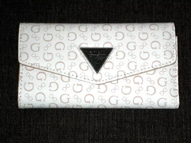 NWT Guess Lathan SLG Trifold White Signature Wallet W/ Multiple CompartmentNEW🎀