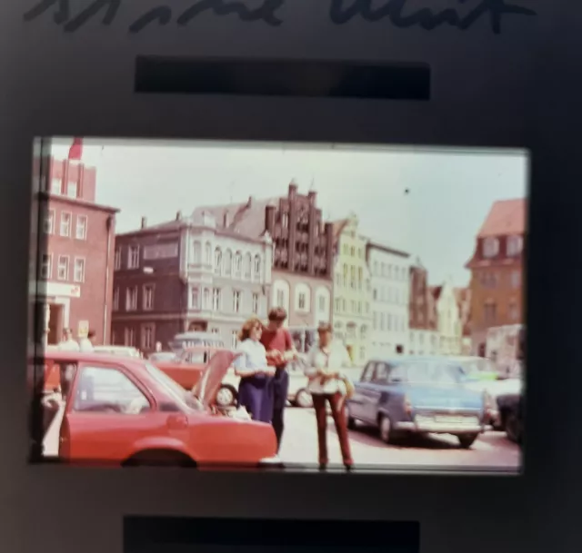 Dia Original Foto Stralsund Auto Stadt  DDR 70er Jahre  2/33