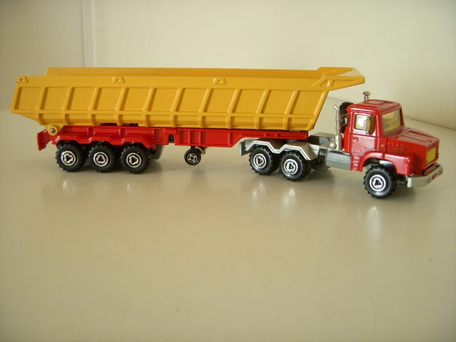 Camion Benne Majorette 1/60 Komatsu - Année 1970, Occasion, Couleur Vert