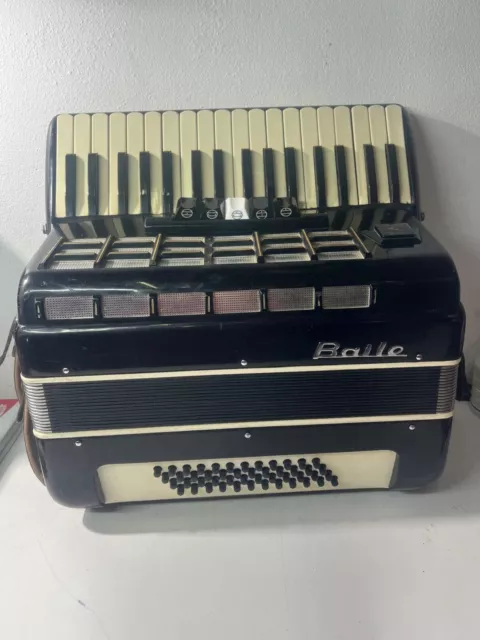 Baile Piano Accordion 34 key 48 bass key