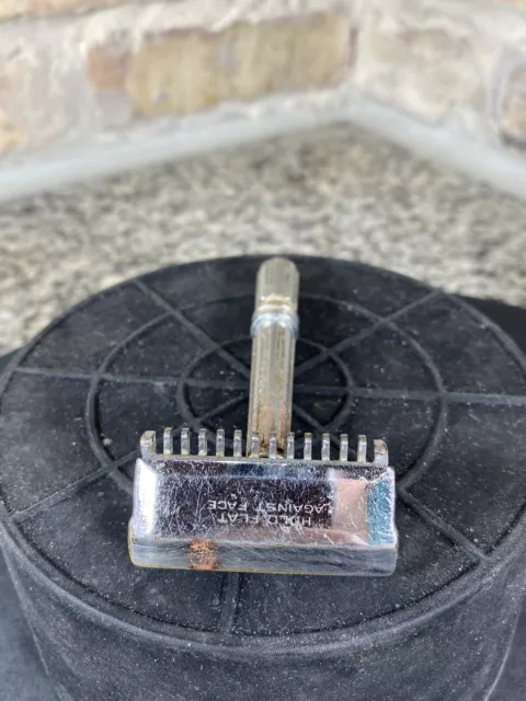 1930s Gem Micromatic Open Comb Single Edge Razor Safety Shaving Vintage Twist