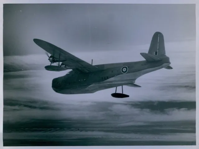 1944 Sunderland Flying Boat Arriving Auckland Press Photo