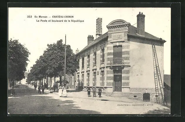 CPA Chateau-Chinon, La Poste et boulevard de la Republique