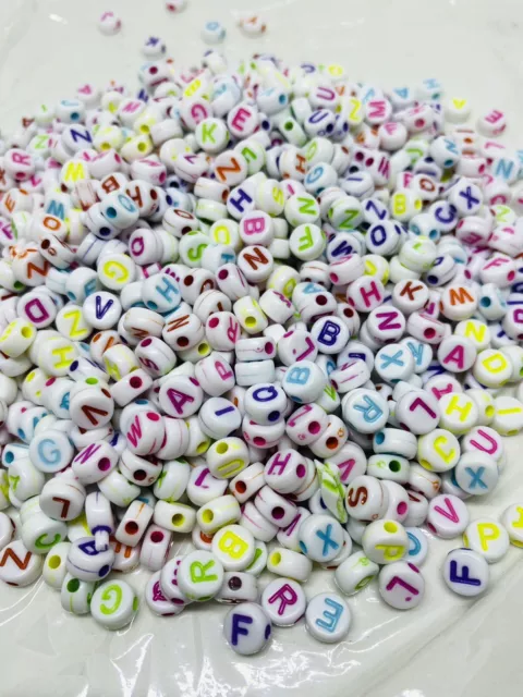 100x 7mm WHITE COLOUR ALPHABET BEADS FLAT ROUND MIXED LETTER A - Z