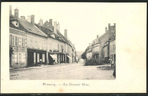 CPA Prèmery, La Grande Rue, vue de la rue