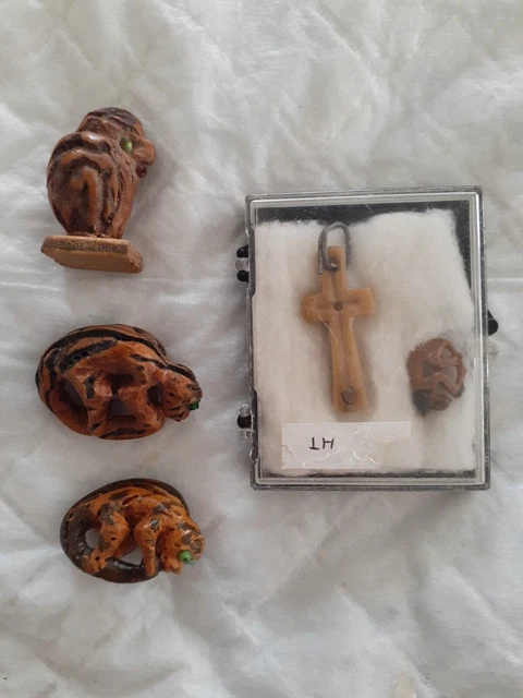 Vintage Lot/5 Peach Pit Peach Seed Handcrafted Americana Folk Art Carving