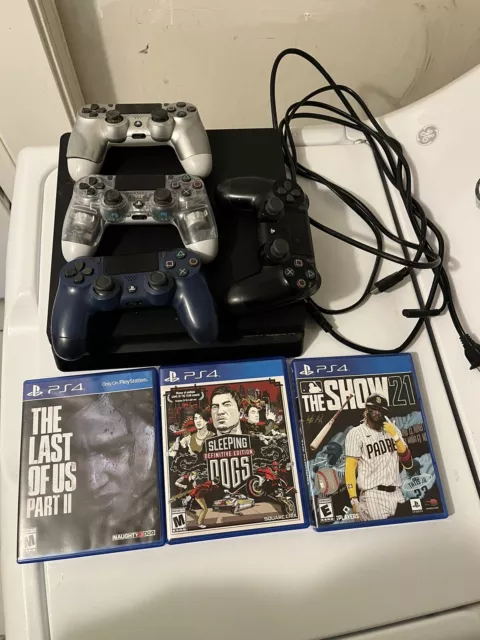 PlayStation 4 500GB Console - The Last of Us Remastered Bundle